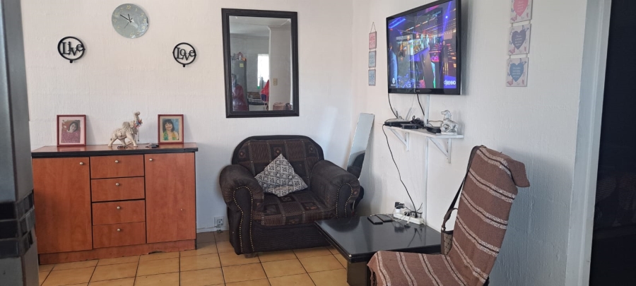 2 Bedroom Property for Sale in Lentegeur Western Cape